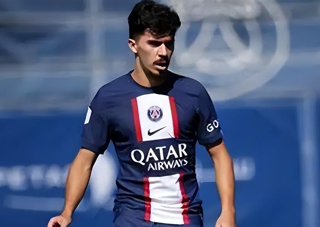 映了他对自 映了他对自