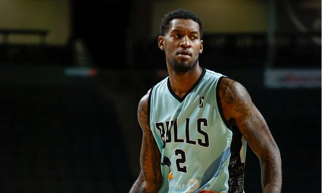 防守稳健 防守稳健