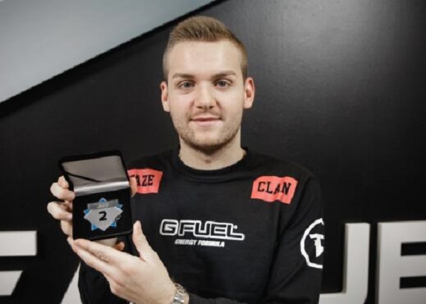 果断突到身 果断突到身