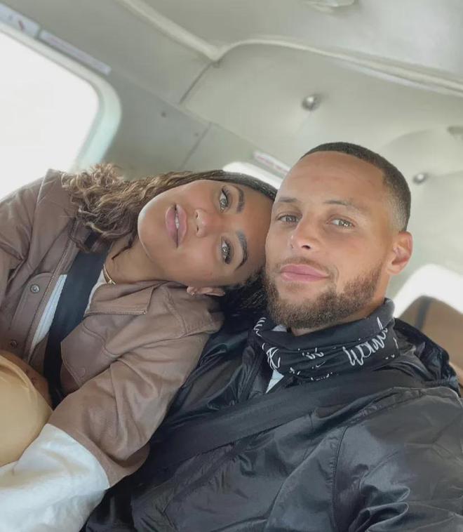 看起来更像 看起来更像